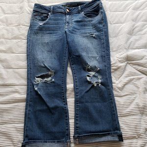 American Eagle Kick Crop Super Stretch Distressed Jean – Size 14 Reg